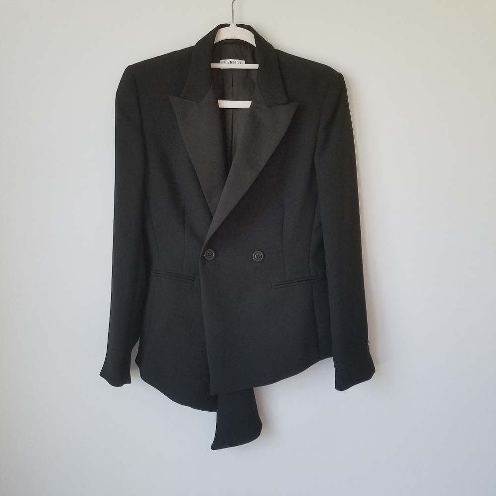 Marella | Asymmetrical Hem Blazer